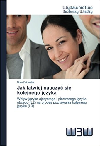 Na okładce jest zdjęcie uśmiechniętych ludzi.