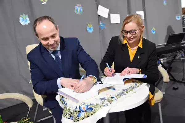Autorzy słownika Joanna Ginter i Dariusz Majkowski