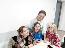 mgr Pior-Kucińska ze studentkami niemcoznawstwa
