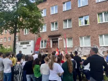Tablica pamięci pisarza i wykładowcy naszego wydziału Zbigniewa Żakiewicza odsłonięta we Wrzeszczu