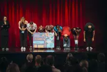 Spektakl teatru tańca PUZZLE w reżyserii i choreografii Karoliny Kucy. Nagroda Rektora UG dla  najlepszego spektaklu tegorocznego "PSTRO. II Przeglądu Studenckich Teatralnych Realizacji Offowych"