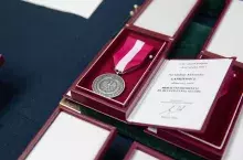 Pracownicy naukowi: Jolanta Hinc, Stanisław Milewski, Mirosław Ossowski i Hadrian Lankiewicz z naszego Wydziału odznaczeni Medalami RP za Długoletnią Służbę