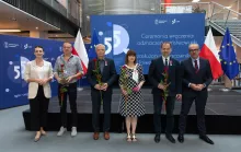 Pracownicy naukowi: Jolanta Hinc, Stanisław Milewski, Mirosław Ossowski i Hadrian Lankiewicz z naszego Wydziału odznaczeni Medalami RP za Długoletnią Służbę