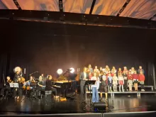 Koncert świąteczny z gwiazdami: Leszkiem Możdżerem, Martą Burdynowicz, Łukaszem Reksem i młodzieżą Sopockiego Teatru Baabus Musicalis na Filologicznym UG