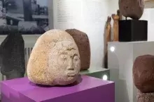 Odkrywanie ukrytego - wernisaż wystawy „Szczodrość form. Alfons Łosowski” w Muzeum UG