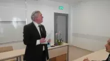 JUBILEUSZ 45-LECIA PRACY AKADEMICKIEJ DOKTORA STANISŁAWA ULASZKA —  CHARYZMATYCZNEGO NAUCZYCIELA, TŁUMACZA I ARTYSTY