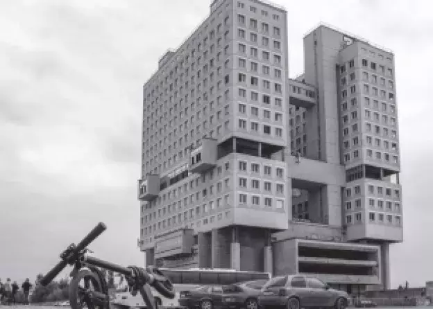 Spotkanie z naszą absolwentką Pauliną Siegień autorką książki "Kaliningrad – miasto bajka"