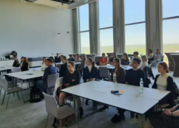 Studenci Filologicznego UG postawili pierwsze kroki w biznesie dzięki partnerstwu z O4 Coworking…
