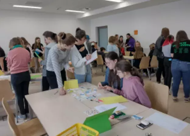 Jedna lekcja: dwa języki. School – Schule – wizyta uczniów na Filologicznym UG