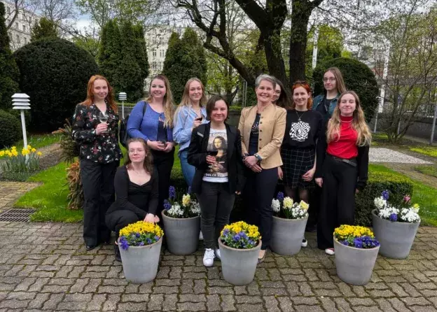 Studenci linii fińskiej z wizytą u Ambasadora Finlandii