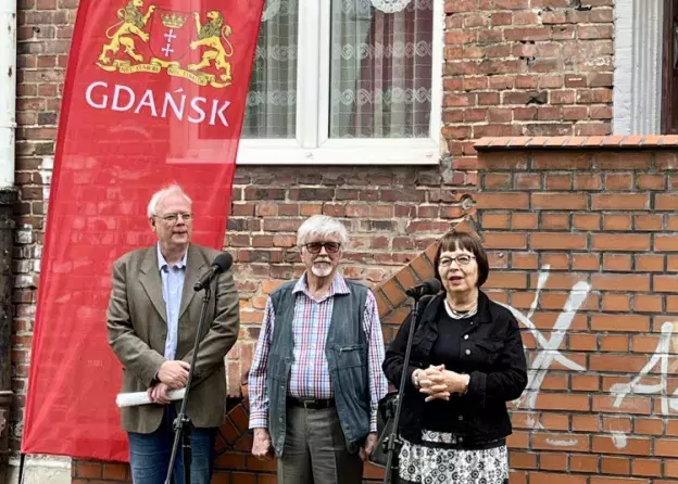 Tablica pamięci Zbigniewa Żakiewicza - pisarza i wykładowcy naszego wydziału  odsłonięta we…