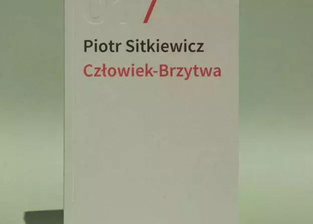 "Człowiek-Brzytwa. Cztery szkice o felietonach Antoniego Słonimskiego" - nowa książka dr…