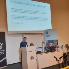 Jedna z referentek podczas wykładu
