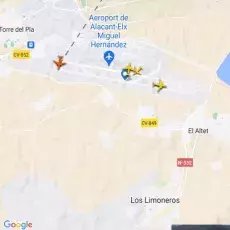 Rodaje antes del despegue del avión del profesor Guillermo Rojo en el aeropuerto de Alicante