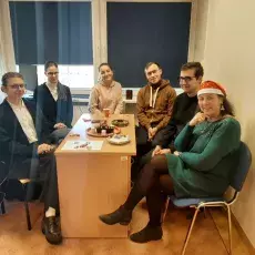 Członkowie Koła z opiekunem - dr Wojaczek: (od lewej): Marta Machtyl, Marta Stolc, Dorota Warnke, Tomasz Patok, Kacper Chmara, dr Ewa Wojaczek 