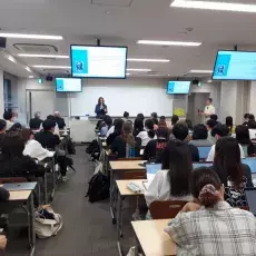 Wykład gościnny na Sophia University Tokyo. Prof. M. Borzyszkowska-Szewczyk