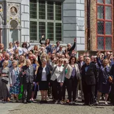 Erinnerungsfoto mit der Bürgermeisterin von Danzig Aleksandra Dulkiewicz