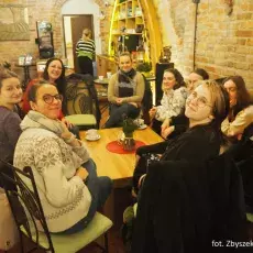 Herbaciarnia w piwnicy Oblackiego Centrum Edukacji i Kultury