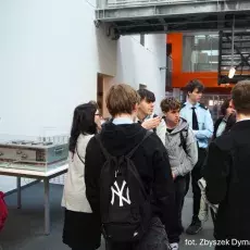 Warsztat o kampusie uniwersyteckim - zwiedzanie biblioteki